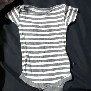 Gerber onesie grey and white 3-6 month in great condition